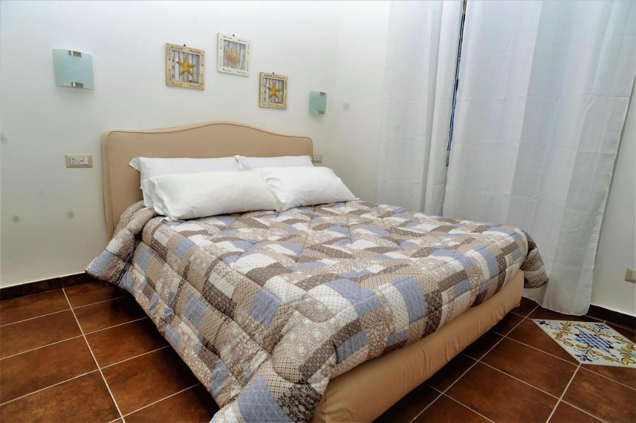 ナポリ A Due Passi Dal Museo Bed & Breakfast エクステリア 写真