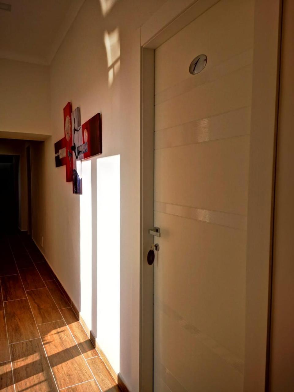 ナポリ A Due Passi Dal Museo Bed & Breakfast エクステリア 写真