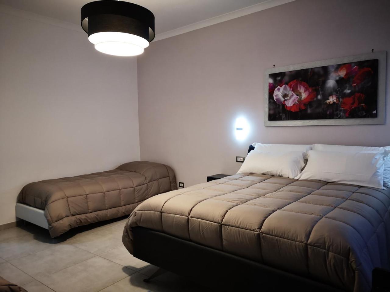 ナポリ A Due Passi Dal Museo Bed & Breakfast エクステリア 写真