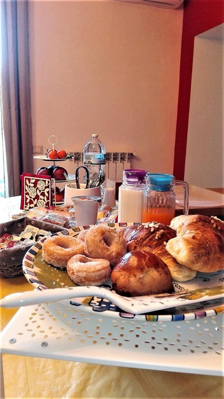 ナポリ A Due Passi Dal Museo Bed & Breakfast エクステリア 写真