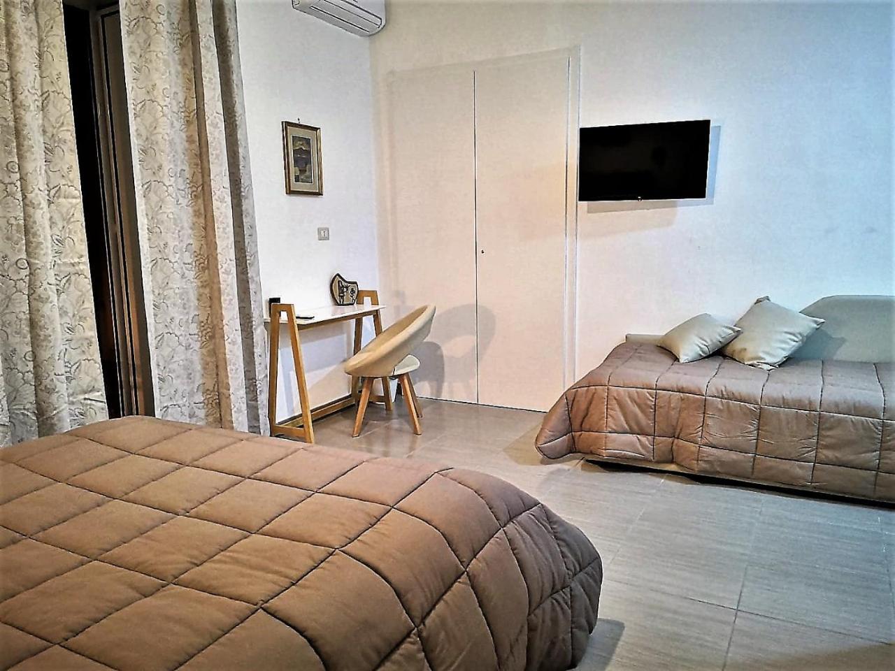 ナポリ A Due Passi Dal Museo Bed & Breakfast エクステリア 写真