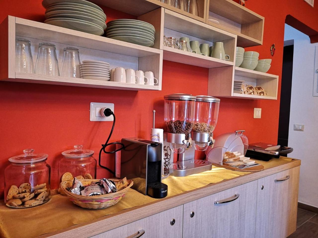 ナポリ A Due Passi Dal Museo Bed & Breakfast エクステリア 写真