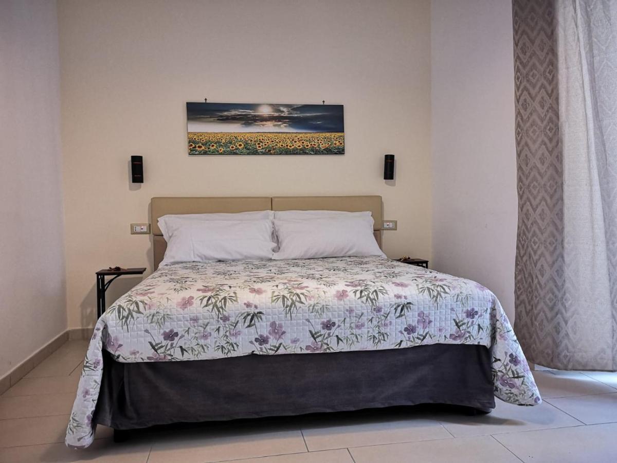 ナポリ A Due Passi Dal Museo Bed & Breakfast エクステリア 写真