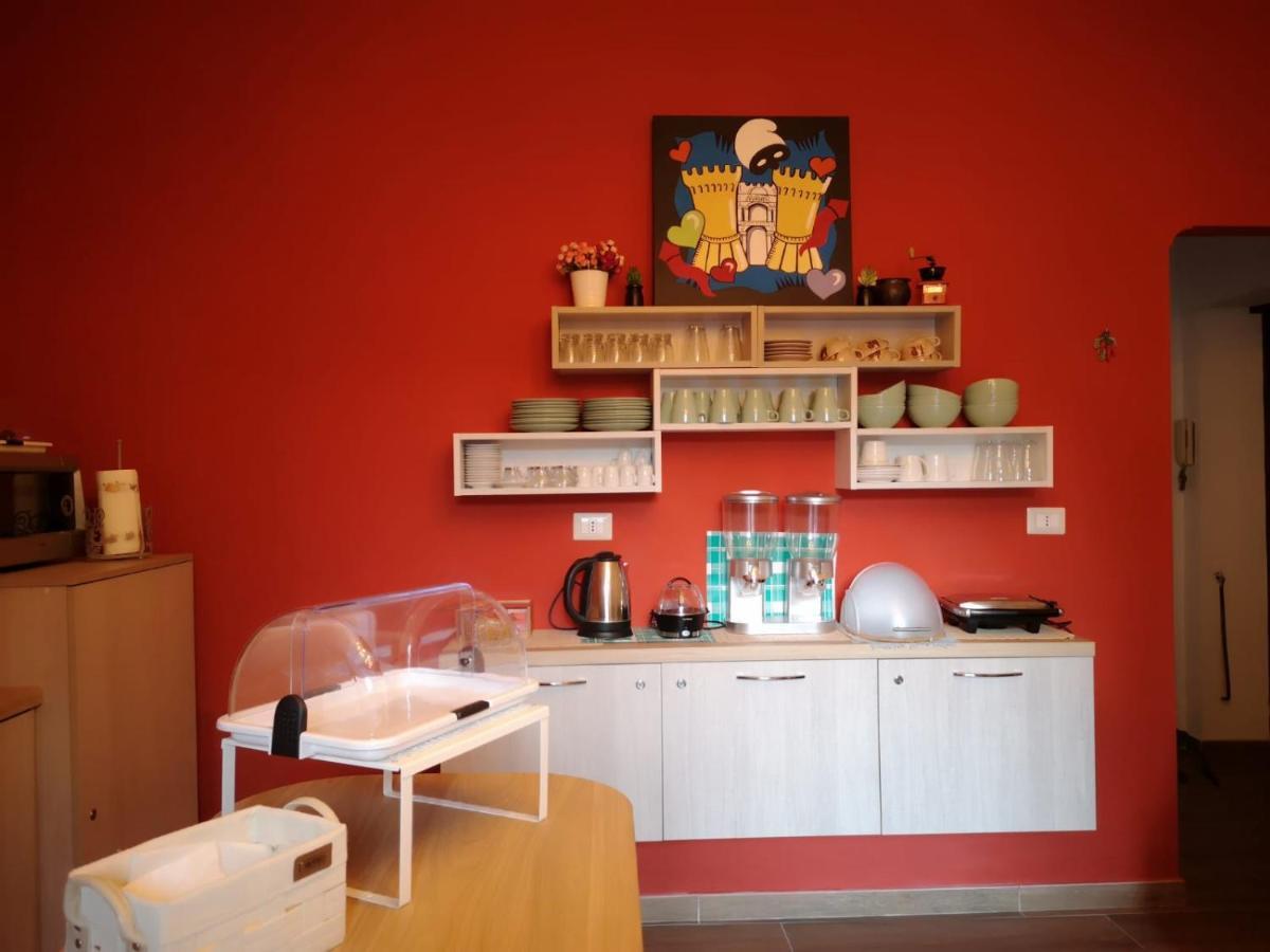 ナポリ A Due Passi Dal Museo Bed & Breakfast エクステリア 写真